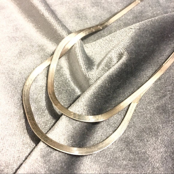 💯AGATHA, Silver Necklace - Picture 3 of 4